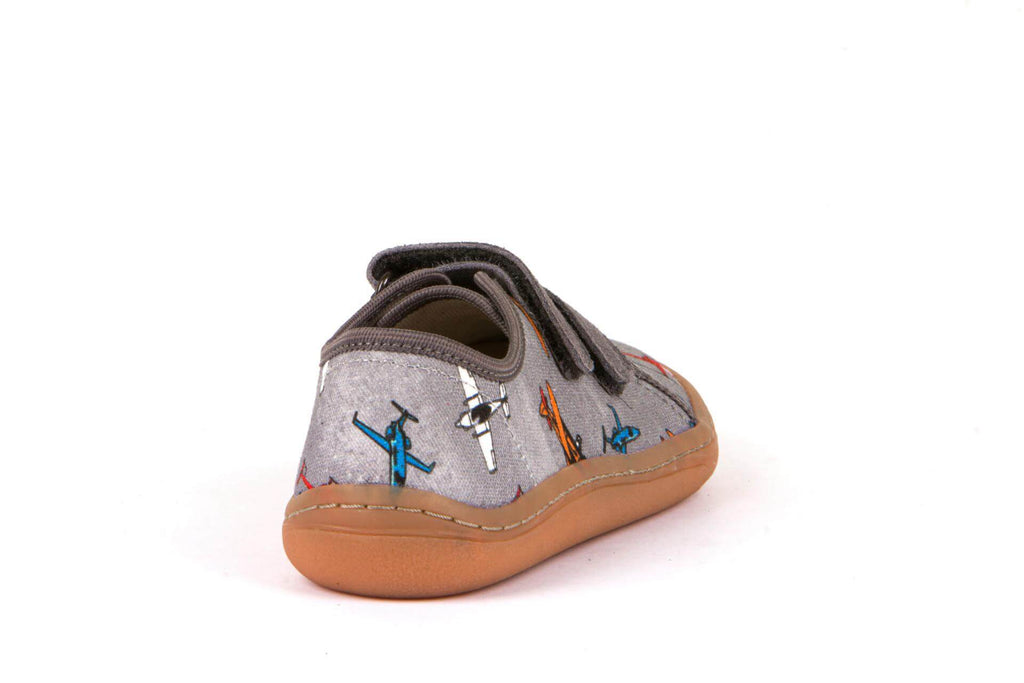 Flexible zero-drop outsole for natural movement